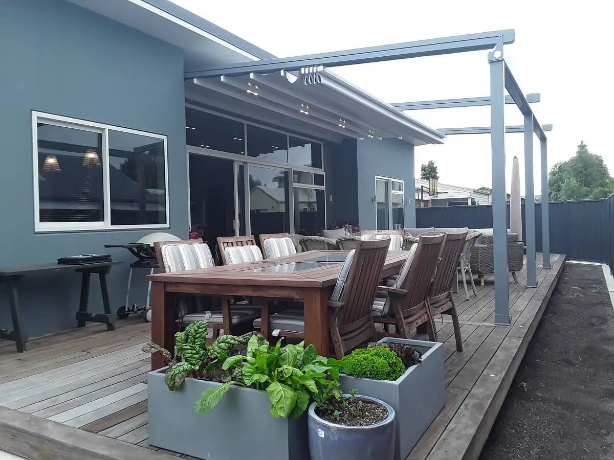 The roof can retract at the touch of a button