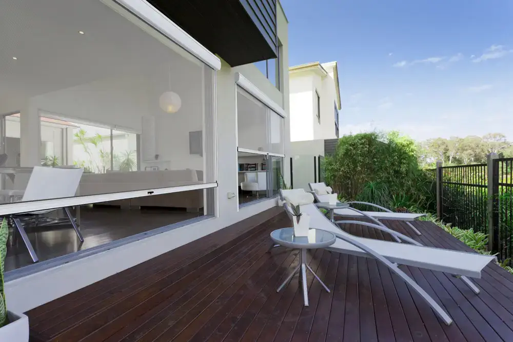 Douglas-Innovation-Ziptrak-outdoor-blinds-Hastings-Napier-Hawkes-Bay