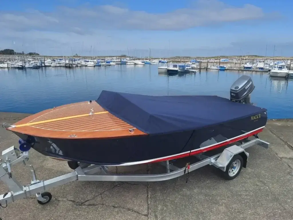 Douglas-Innovation-Hawkes-Bay-Marine-Boat-Covers
