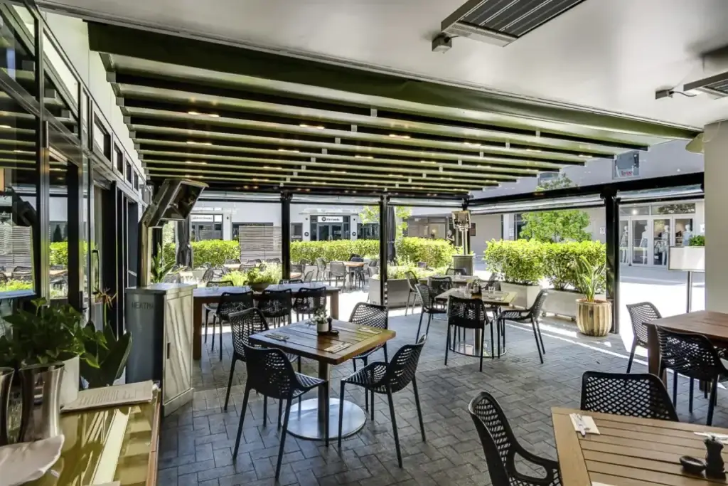 Douglas-Innovation-Hawkes-Bay-Retractable-Roofs-Wave-Shade-outdoors-Cafe