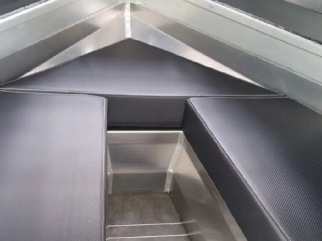 Douglas-Innovation-Hawkes-Bay-Marine-Squabs-Custom-Fabrics