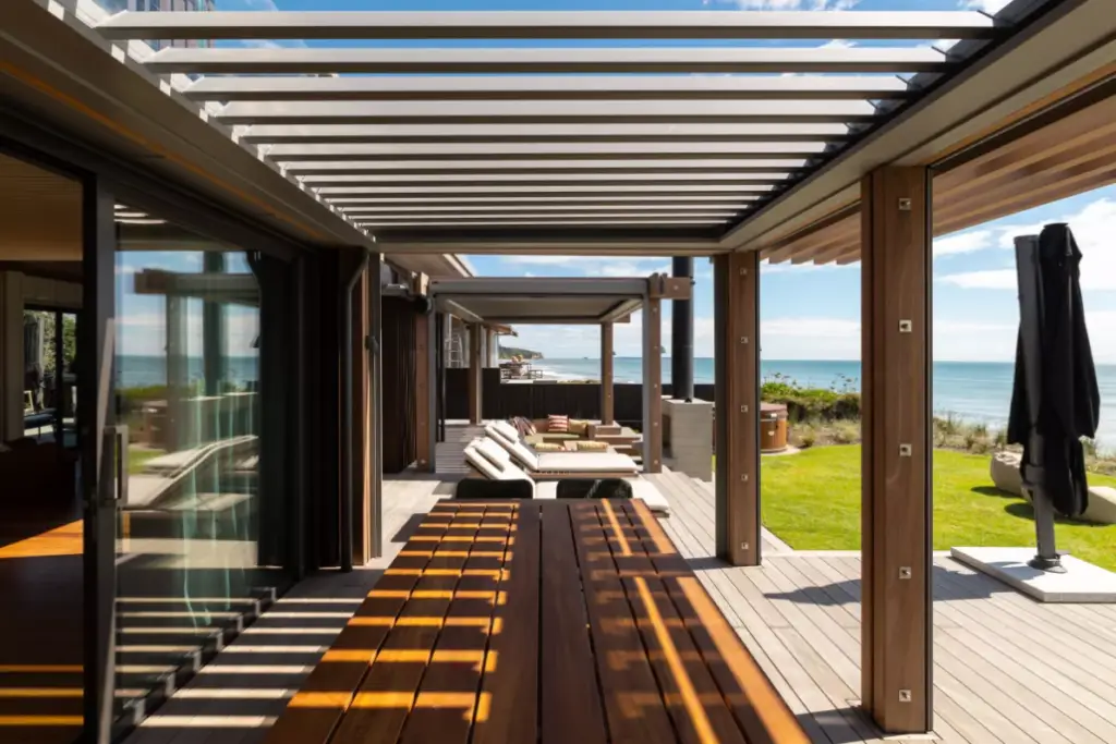 Opening-Roof-by-Louvretec-Bay-of-Plenty-1030x687