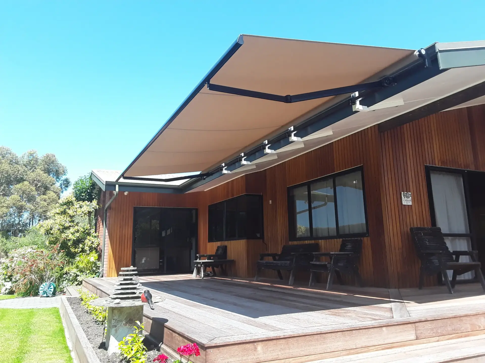 Douglas-Hawkes-Bay-Outdoor-shade-Awning-roof